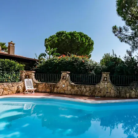 Prestigiosa Con Piscina A Due Passi Dal Mare Villa Capitana